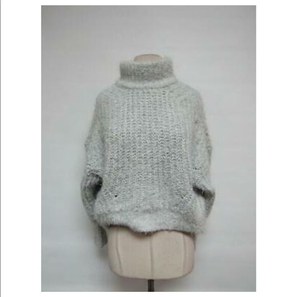 ✨ Cozy Cropped Mock Neck Sweater✨ - Picture 4 of 5